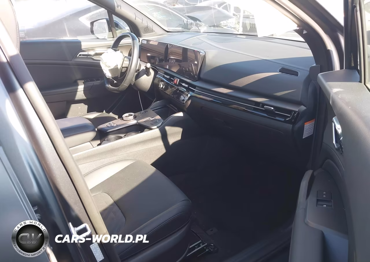 2026 Kia Sportage Plug-In Hybrid X-Line VIN:KNDPYDDH3T7303638 - 5
