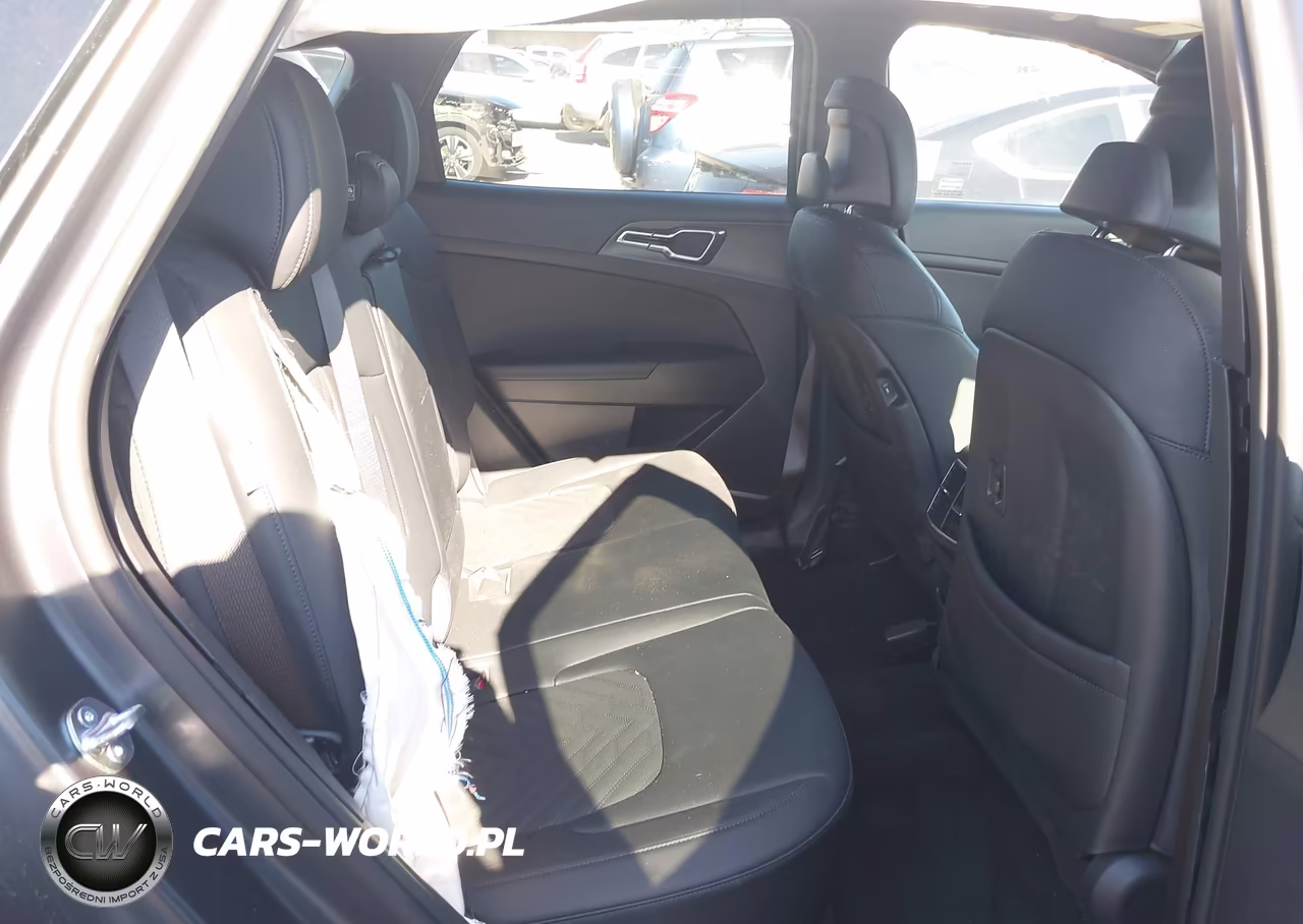 2026 Kia Sportage Plug-In Hybrid X-Line VIN:KNDPYDDH3T7303638 - 8