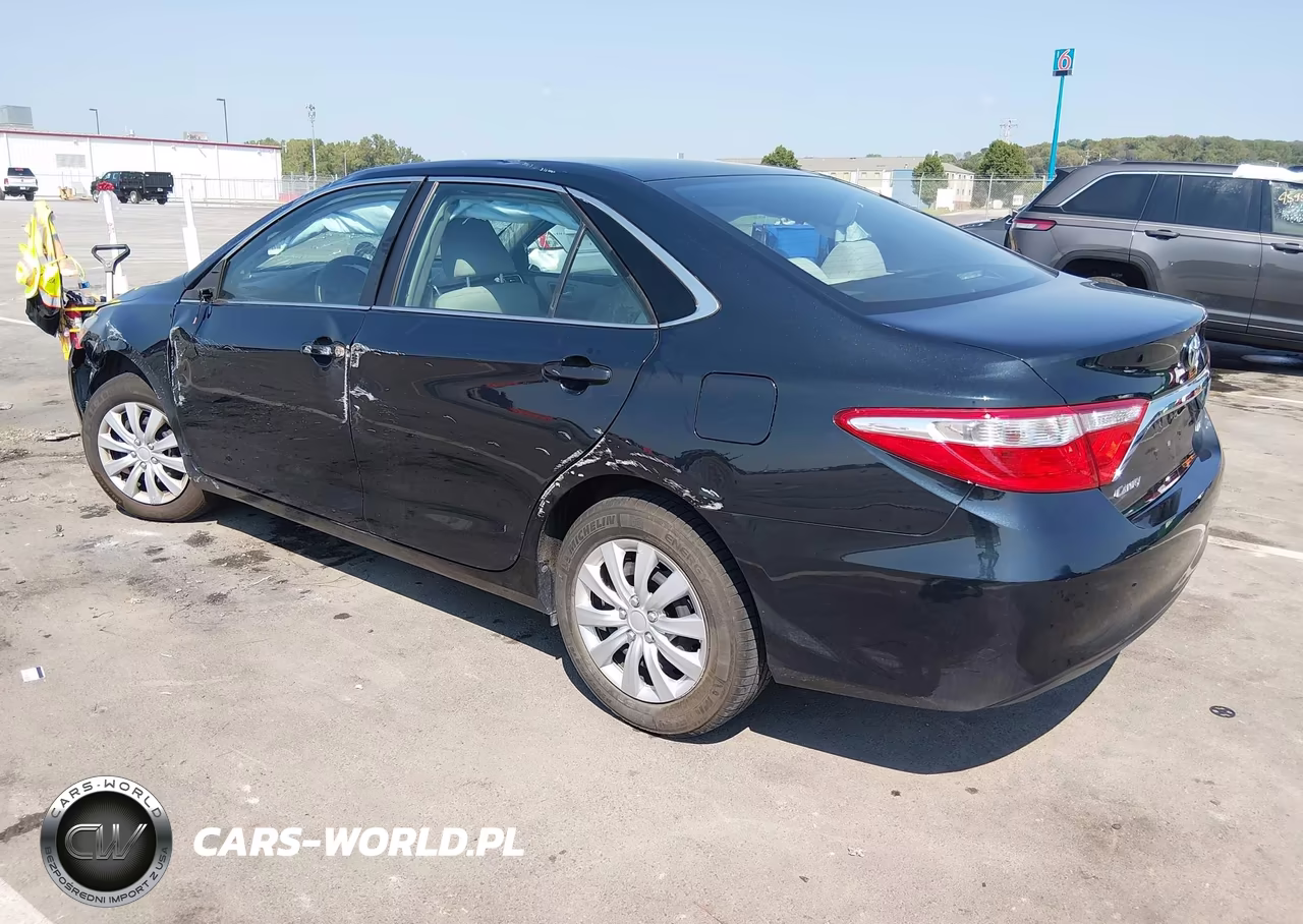 2017 Toyota Camry Le VIN:4T1BF1FKXHU385928 - 3
