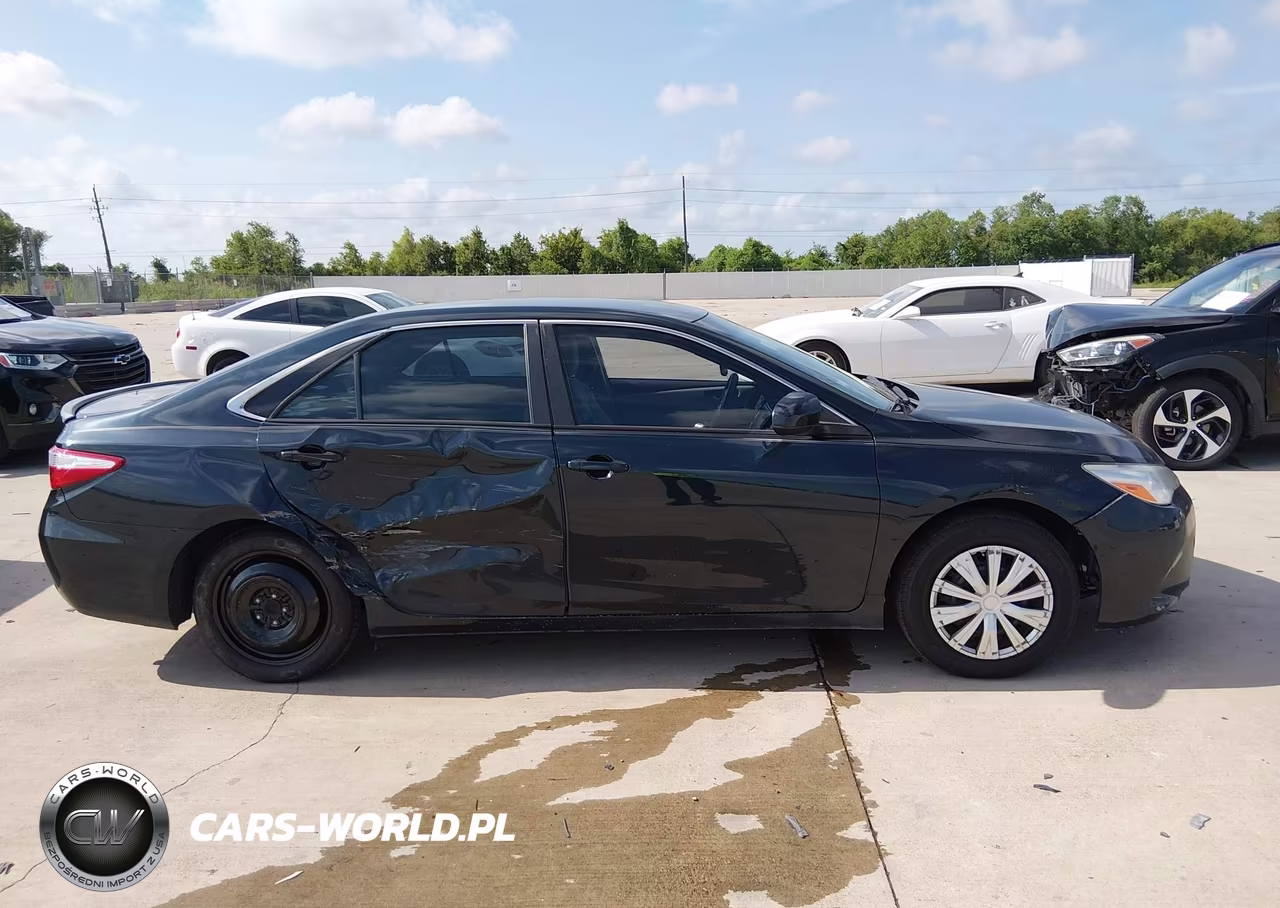 2016 Toyota Camry Le VIN:4T4BF1FK2GR575159 - 13