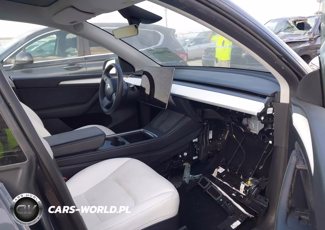 2023 Tesla Model Y Performance Dual Motor All-Wheel Drive VIN:7SAYGDEF1PF864413 - 5