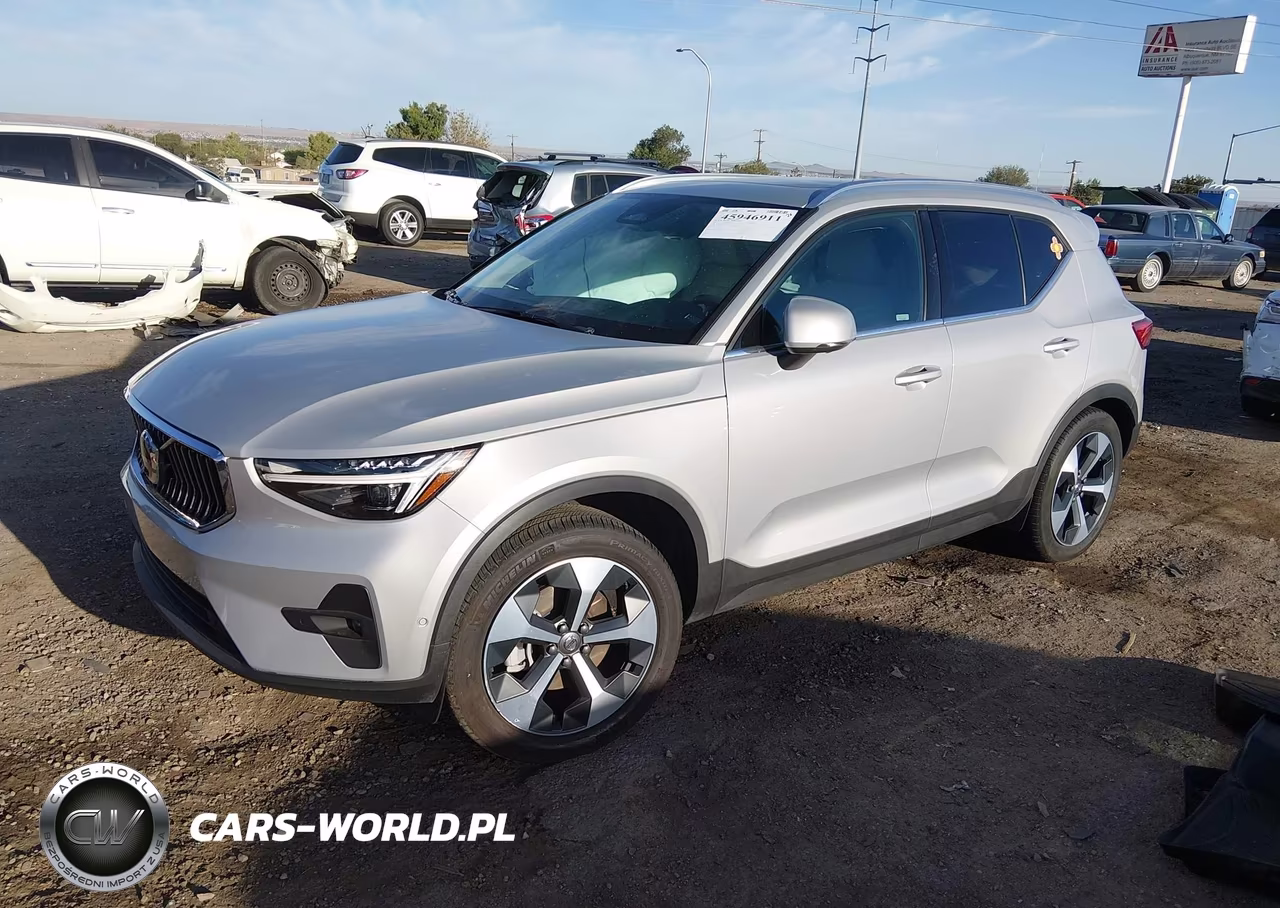 2024 Volvo Xc40 B5 Plus Bright Theme VIN:YV4L12UE1R2373073 - 2