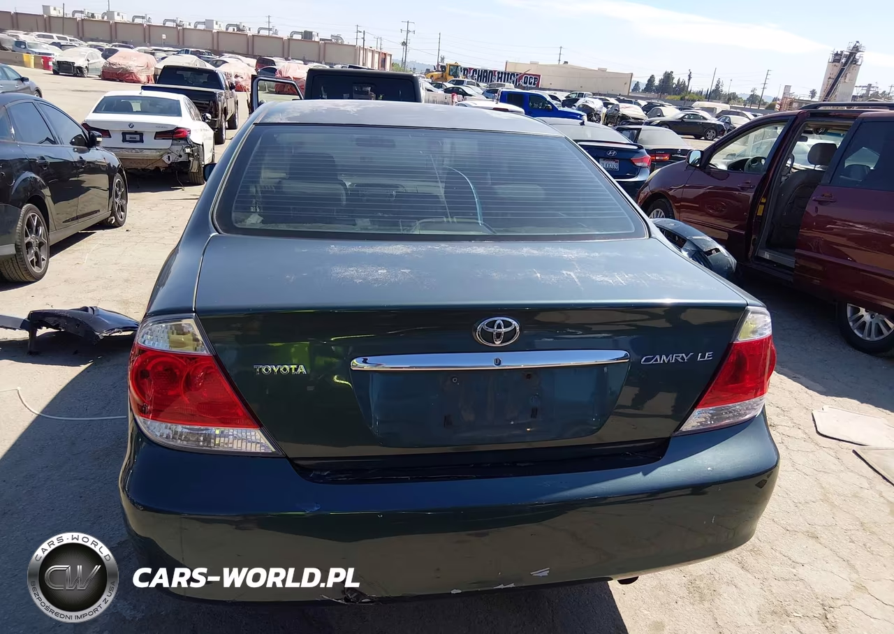 2005 Toyota Camry Le VIN:4T1BE32K35U419403 - 17