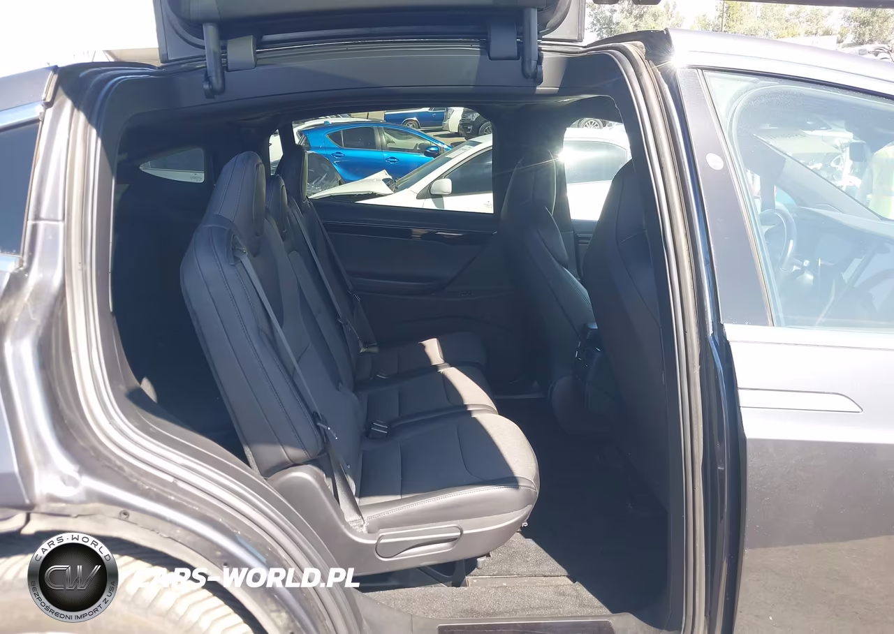 2018 Tesla Model X 100D-75D-P100D VIN:5YJXCAE25JF104654 - 8