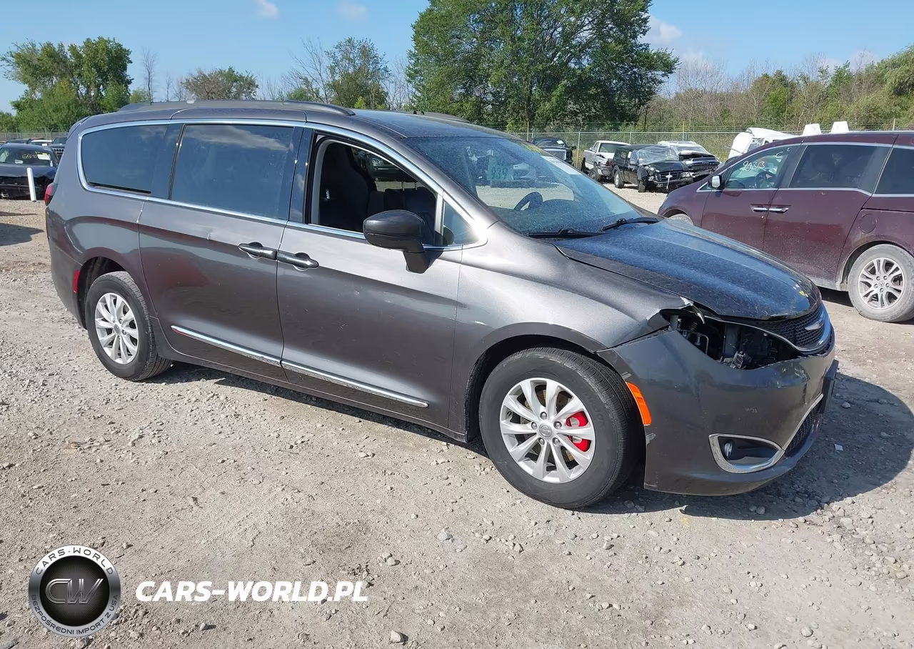 2017 Chrysler Pacifica Touring-L