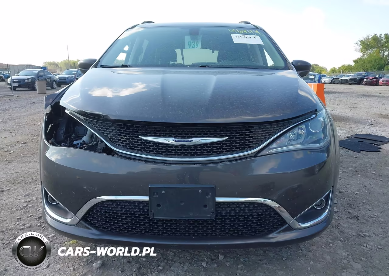 2017 Chrysler Pacifica Touring-L VIN:2C4RC1BG0HR810664 - 12