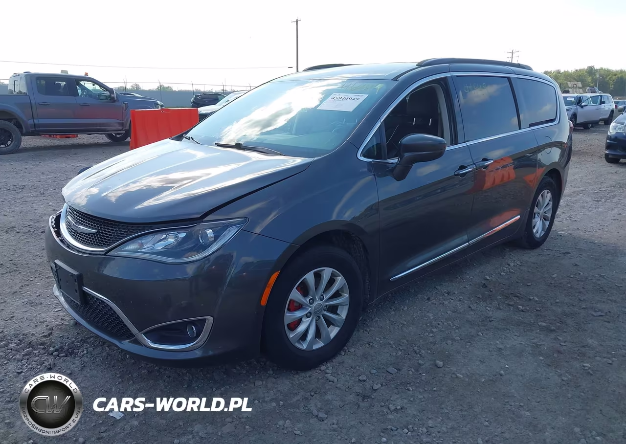 2017 Chrysler Pacifica Touring-L VIN:2C4RC1BG0HR810664 - 2
