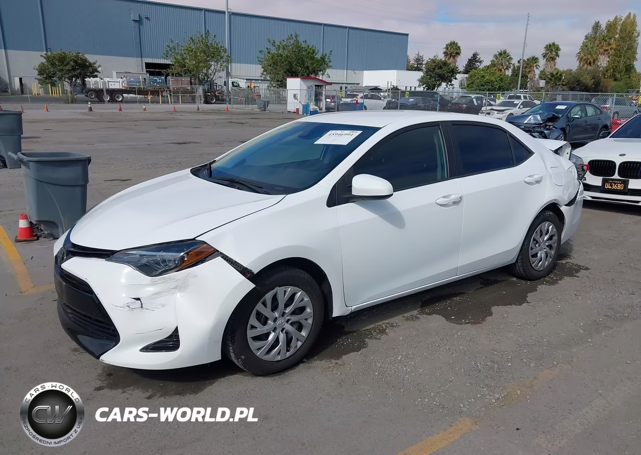 2018 Toyota Corolla Le VIN:2T1BURHEXJC084241 - 2