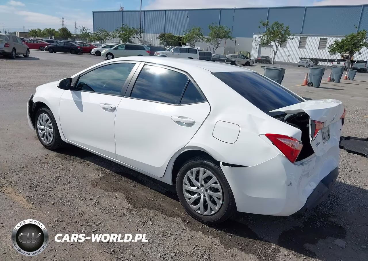2018 Toyota Corolla Le VIN:2T1BURHEXJC084241 - 3