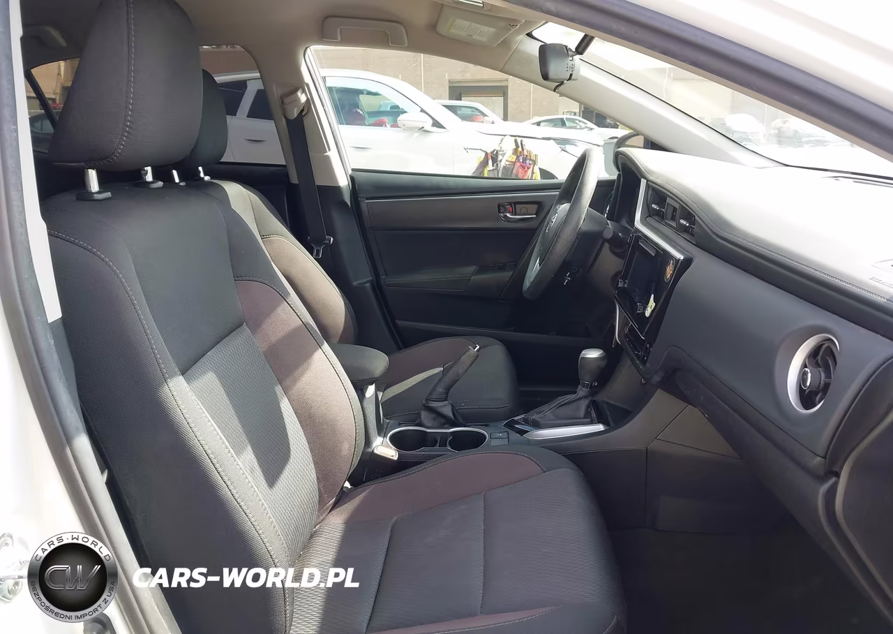 2018 Toyota Corolla Le VIN:2T1BURHEXJC084241 - 5