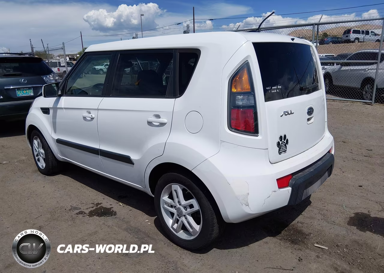2011 Kia Soul + VIN:KNDJT2A25B7711338 - 3