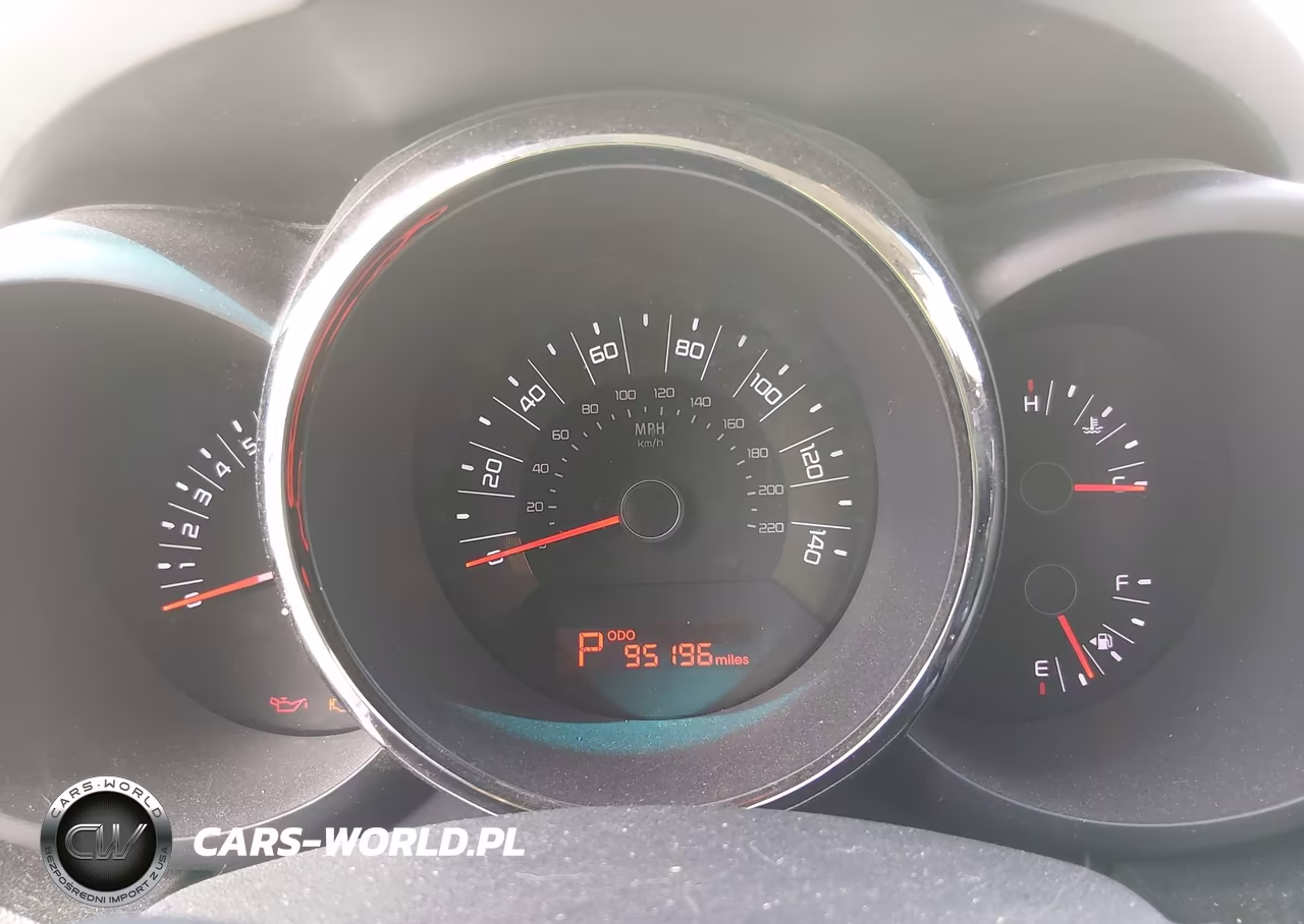 2011 Kia Soul + VIN:KNDJT2A25B7711338 - 7