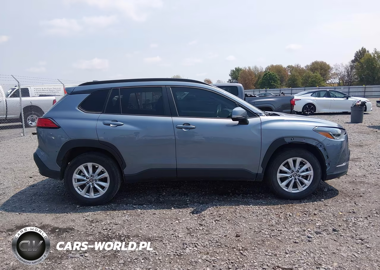 2023 Toyota Corolla Cross Le VIN:7MUCAAAG5PV056623 - 13
