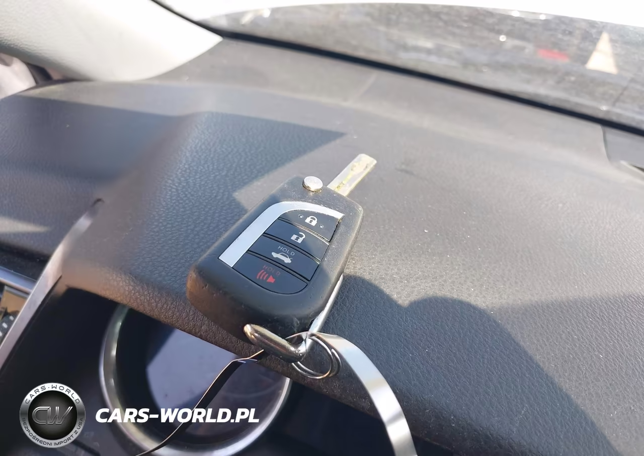 2019 Toyota Camry Le VIN:4T1B11HK7KU173927 - 11