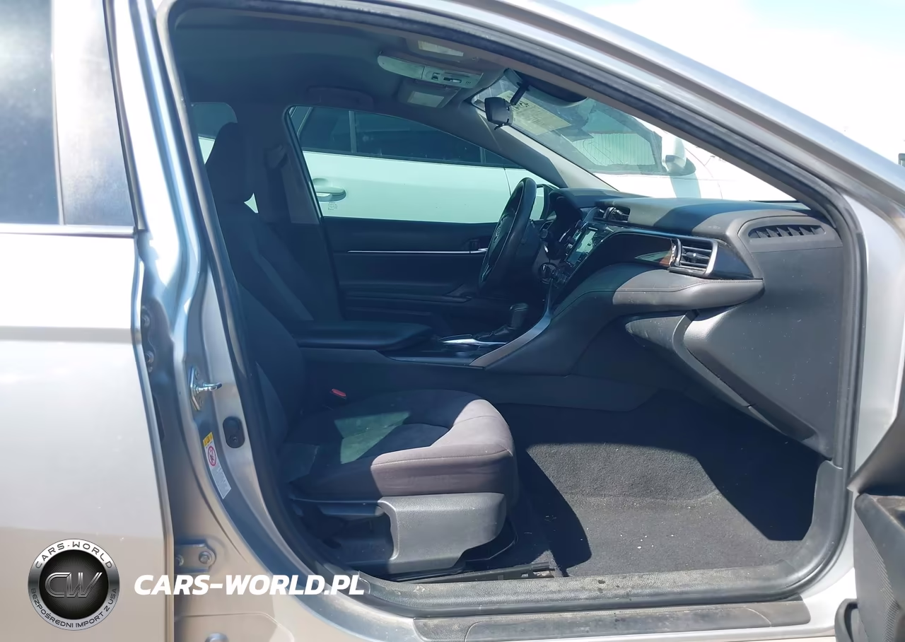 2019 Toyota Camry Le VIN:4T1B11HK7KU173927 - 5