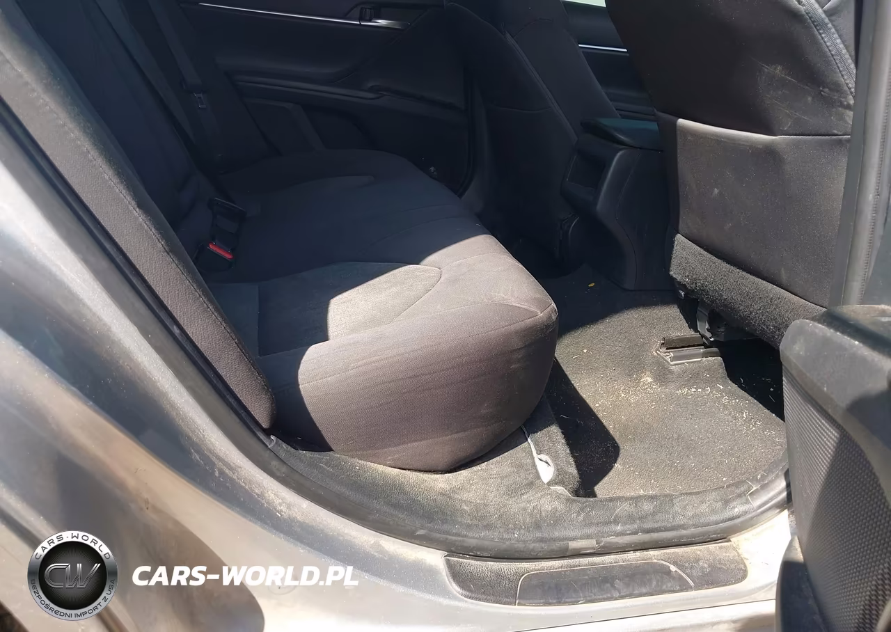 2019 Toyota Camry Le VIN:4T1B11HK7KU173927 - 8