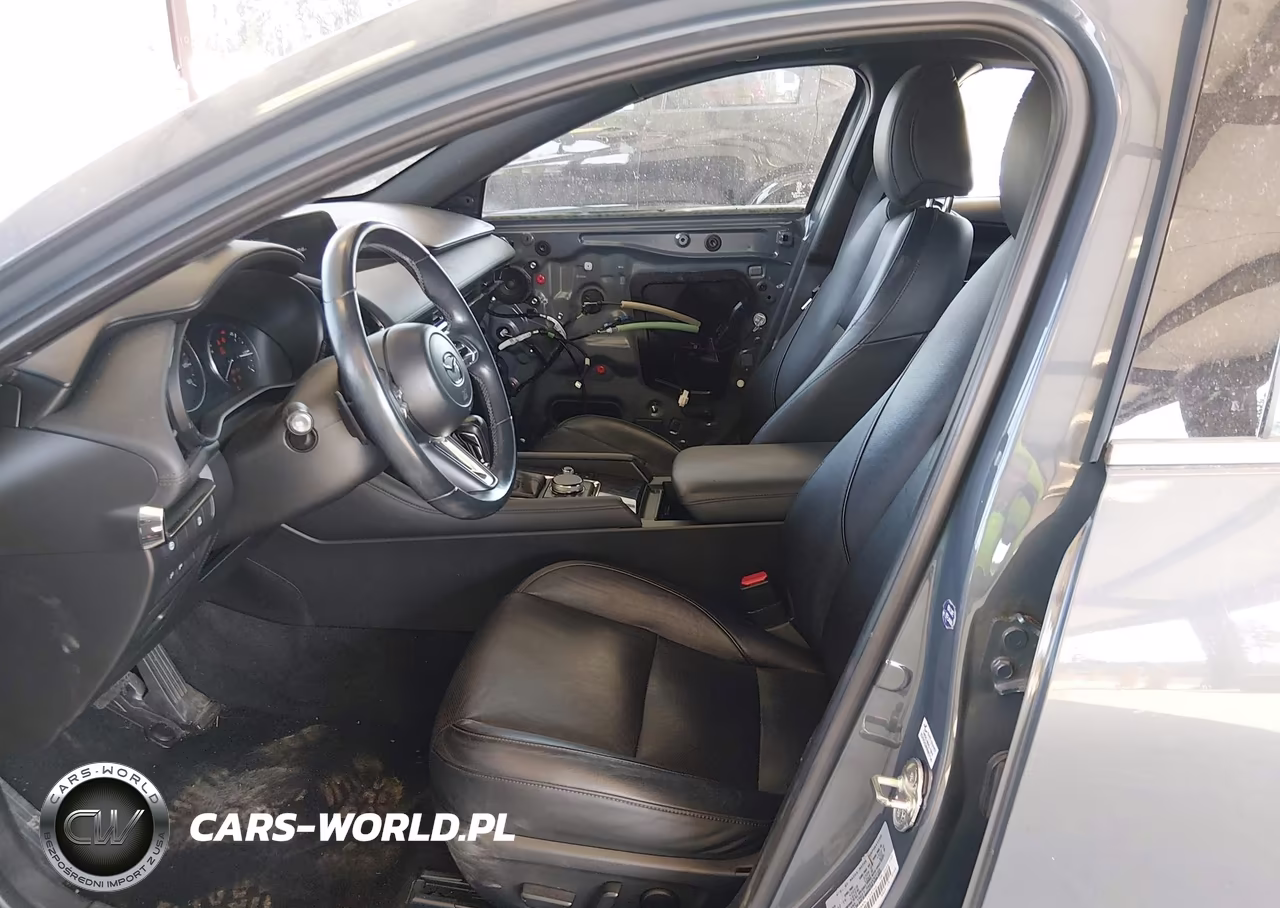 2020 Mazda Mazda3 Premium Package VIN:JM1BPBNM3L1158746 - 5