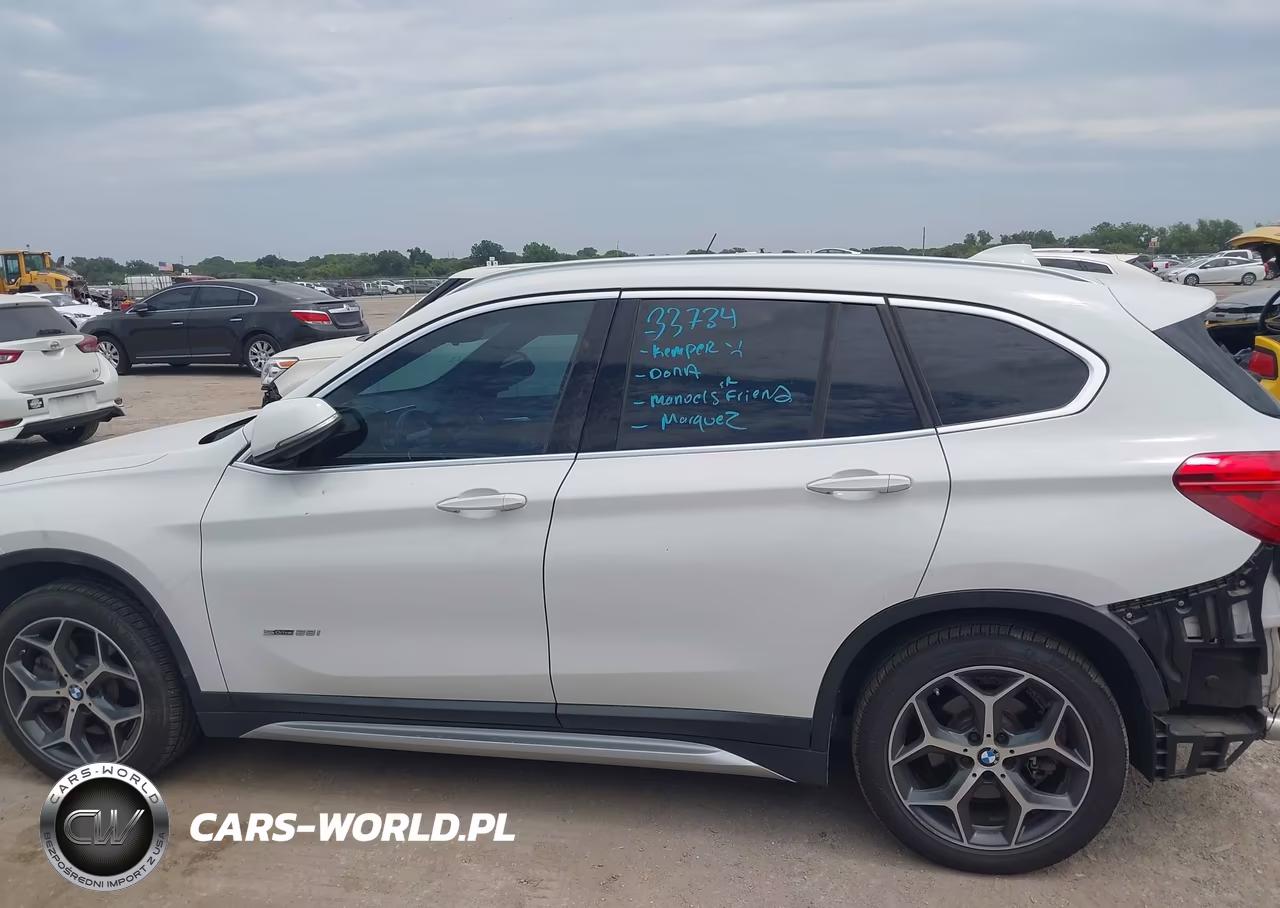 2018 BMW X1 Sdrive28I VIN:WBXHU7C37J5H43917 - 14