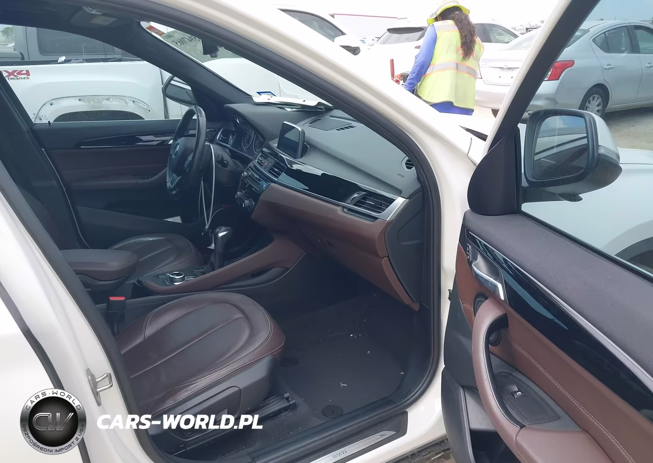 2018 BMW X1 Sdrive28I VIN:WBXHU7C37J5H43917 - 5