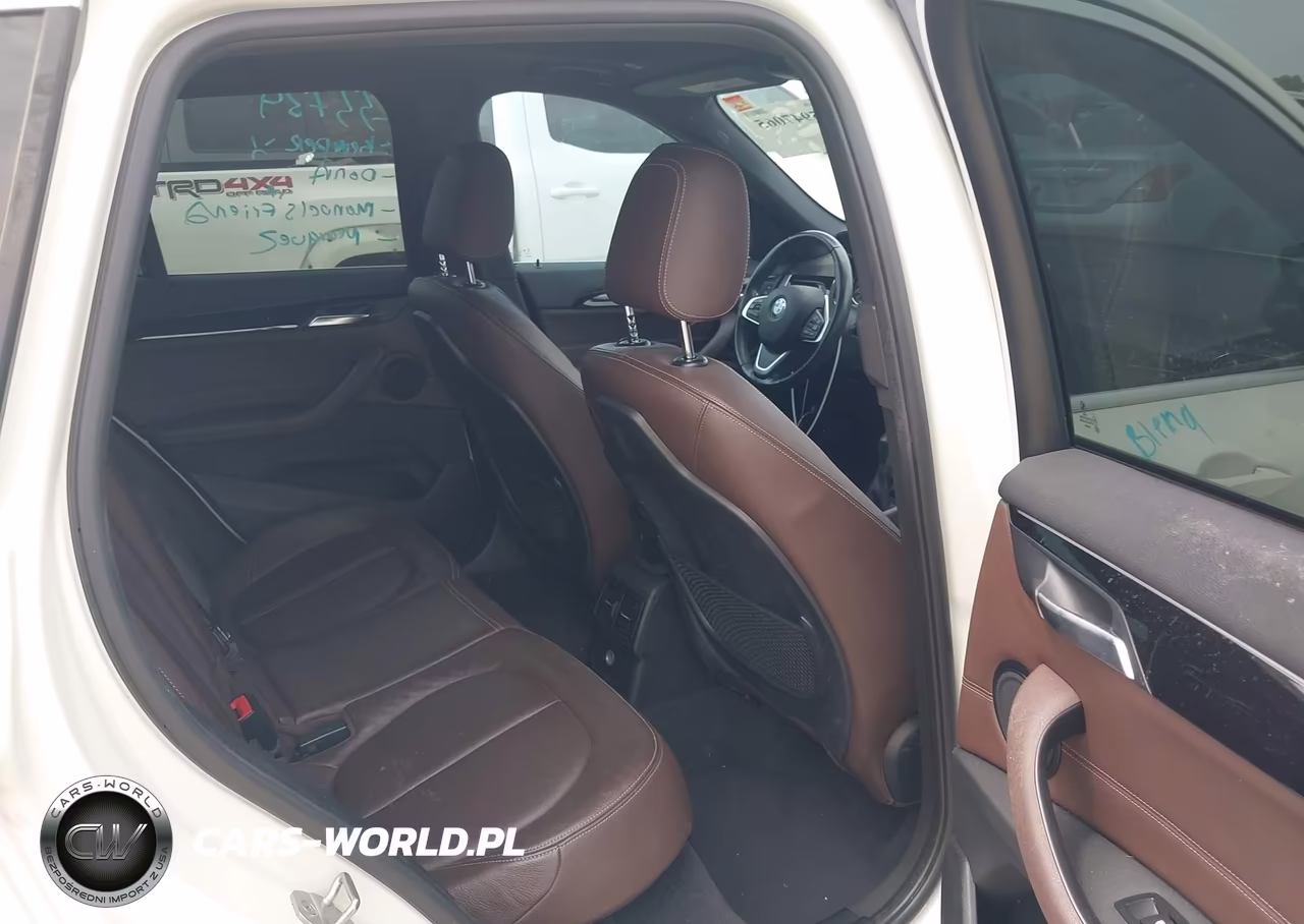 2018 BMW X1 Sdrive28I VIN:WBXHU7C37J5H43917 - 8