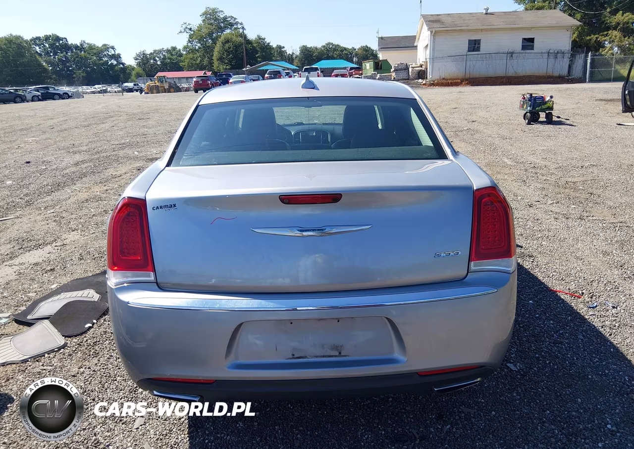 2018 Chrysler 300 Limited VIN:2C3CCAEG6JH159655 - 17