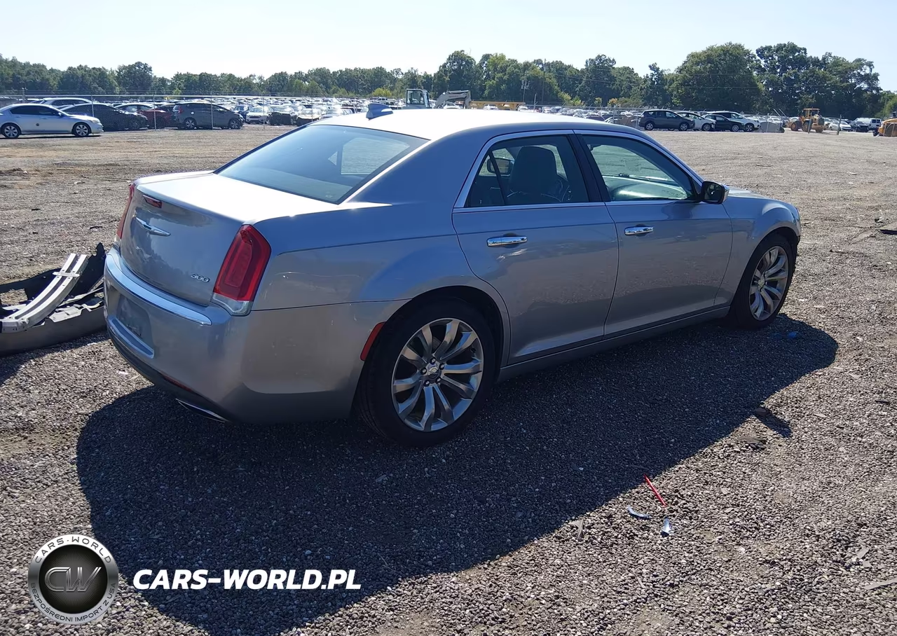 2018 Chrysler 300 Limited VIN:2C3CCAEG6JH159655 - 4