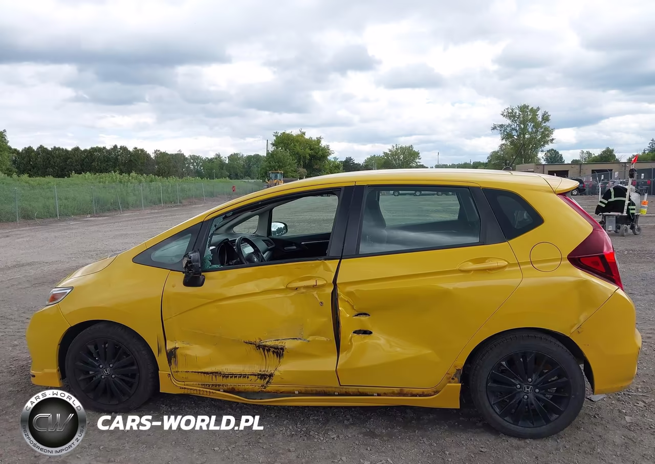 2018 Honda Fit Sport VIN:3HGGK5G62JM704622 - 15