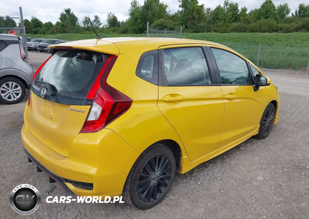 2018 Honda Fit Sport VIN:3HGGK5G62JM704622 - 4