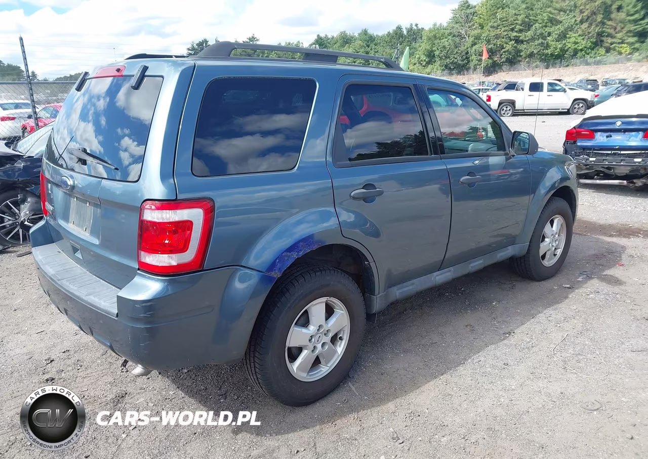 2010 Ford Escape Xlt VIN:1FMCU0D77AKA03052 - 4