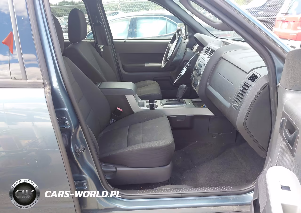 2010 Ford Escape Xlt VIN:1FMCU0D77AKA03052 - 5