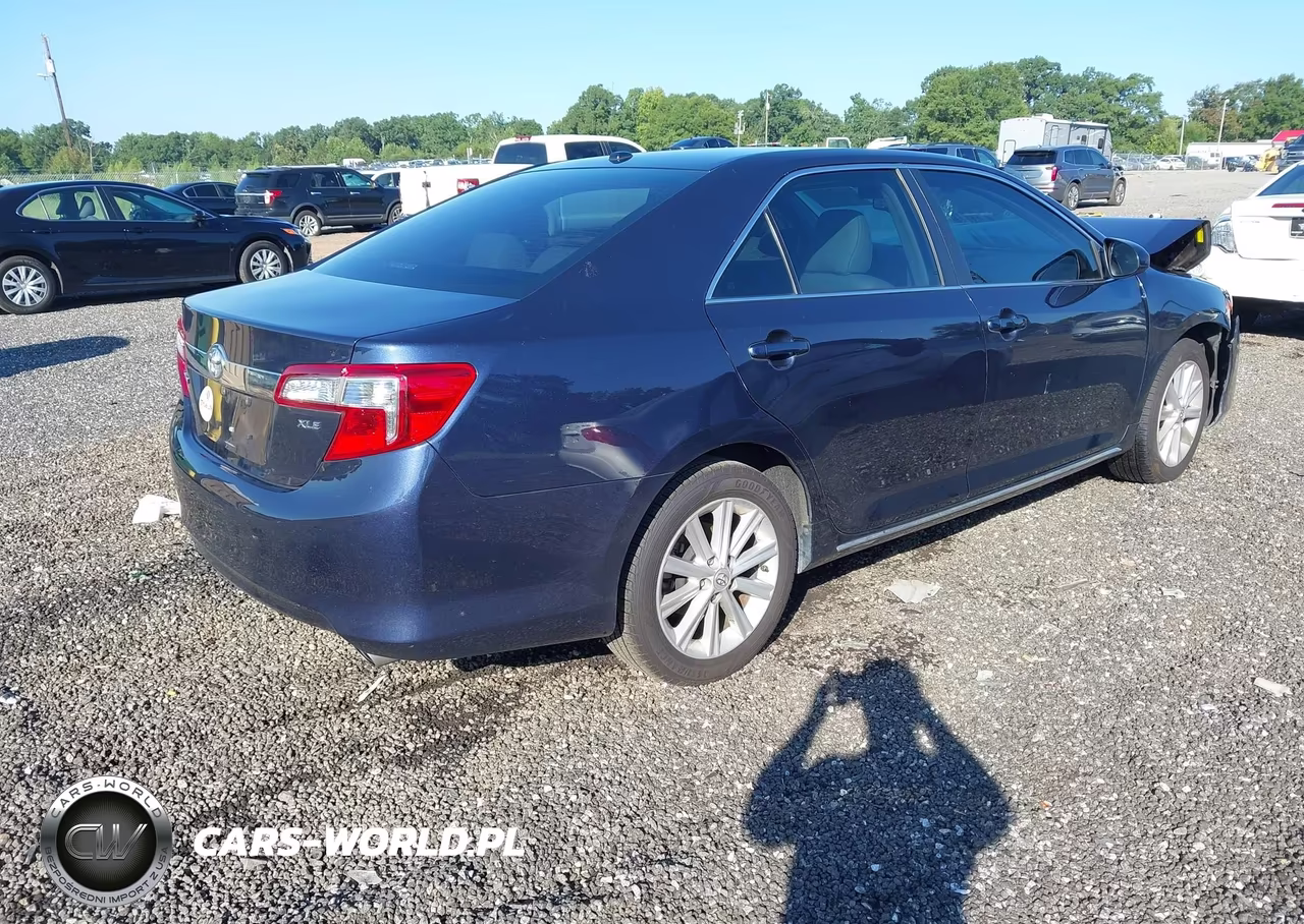 2014 Toyota Camry Xle VIN:4T1BF1FK4EU837738 - 4