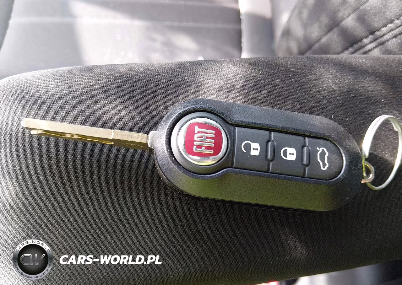 2015 Fiat 500L Easy VIN:ZFBCFABH9FZ030755 - 11
