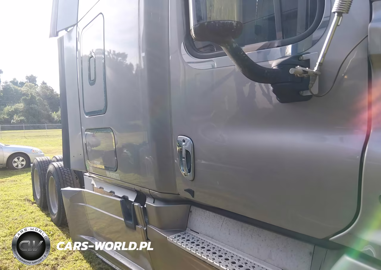 2013 Freightliner Cascadia 125 VIN:1FUJGLDR6DSBV2123 - 13