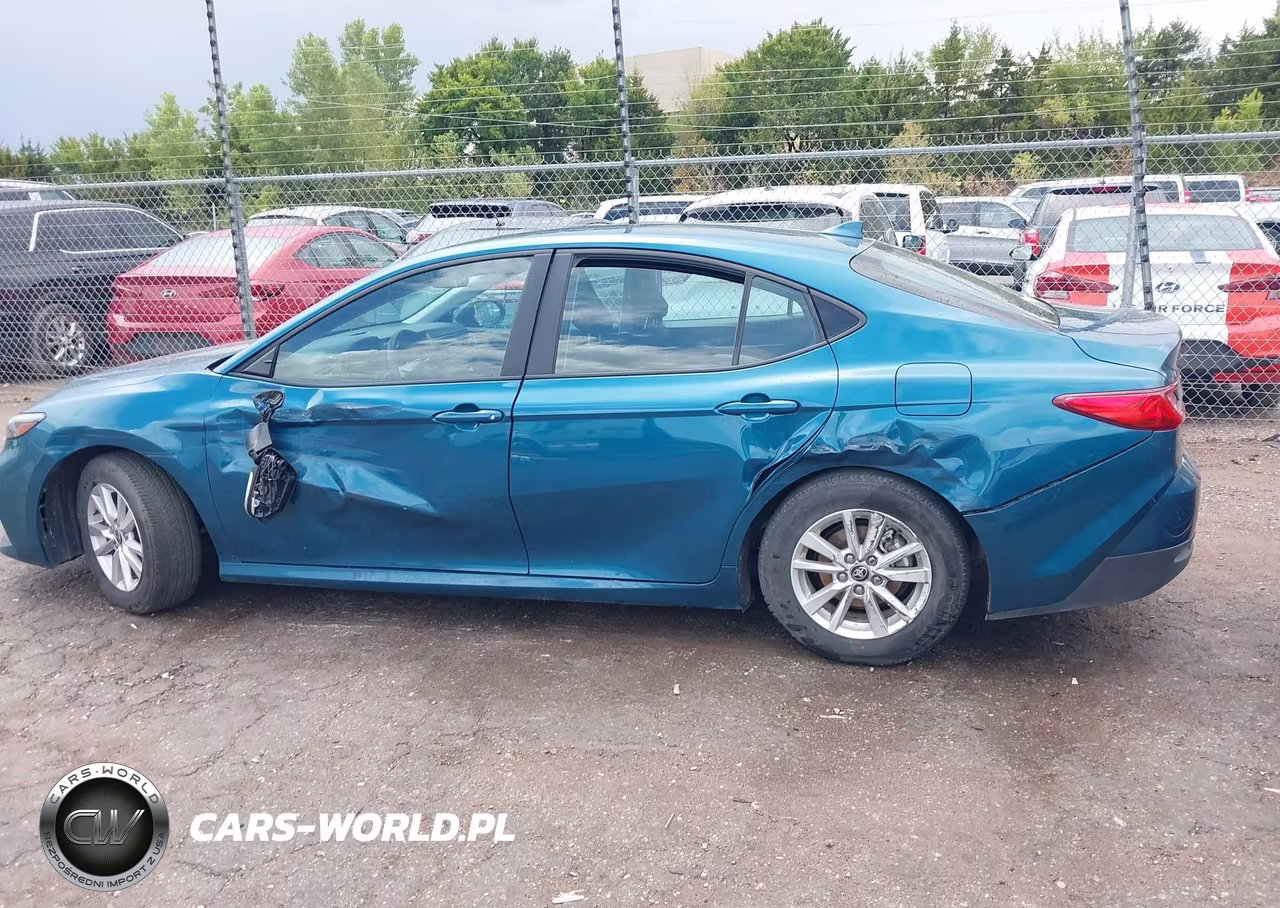 2026 Toyota Camry Le VIN:4T1DAACK3TU707197 - 13