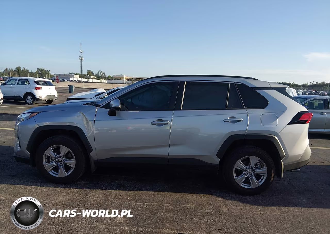 2025 Toyota Rav4 Xle VIN:2T3W1RFV2SW422252 - 14