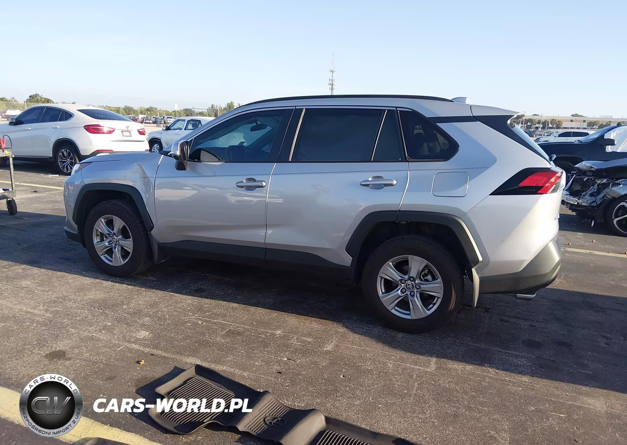 2025 Toyota Rav4 Xle VIN:2T3W1RFV2SW422252 - 3