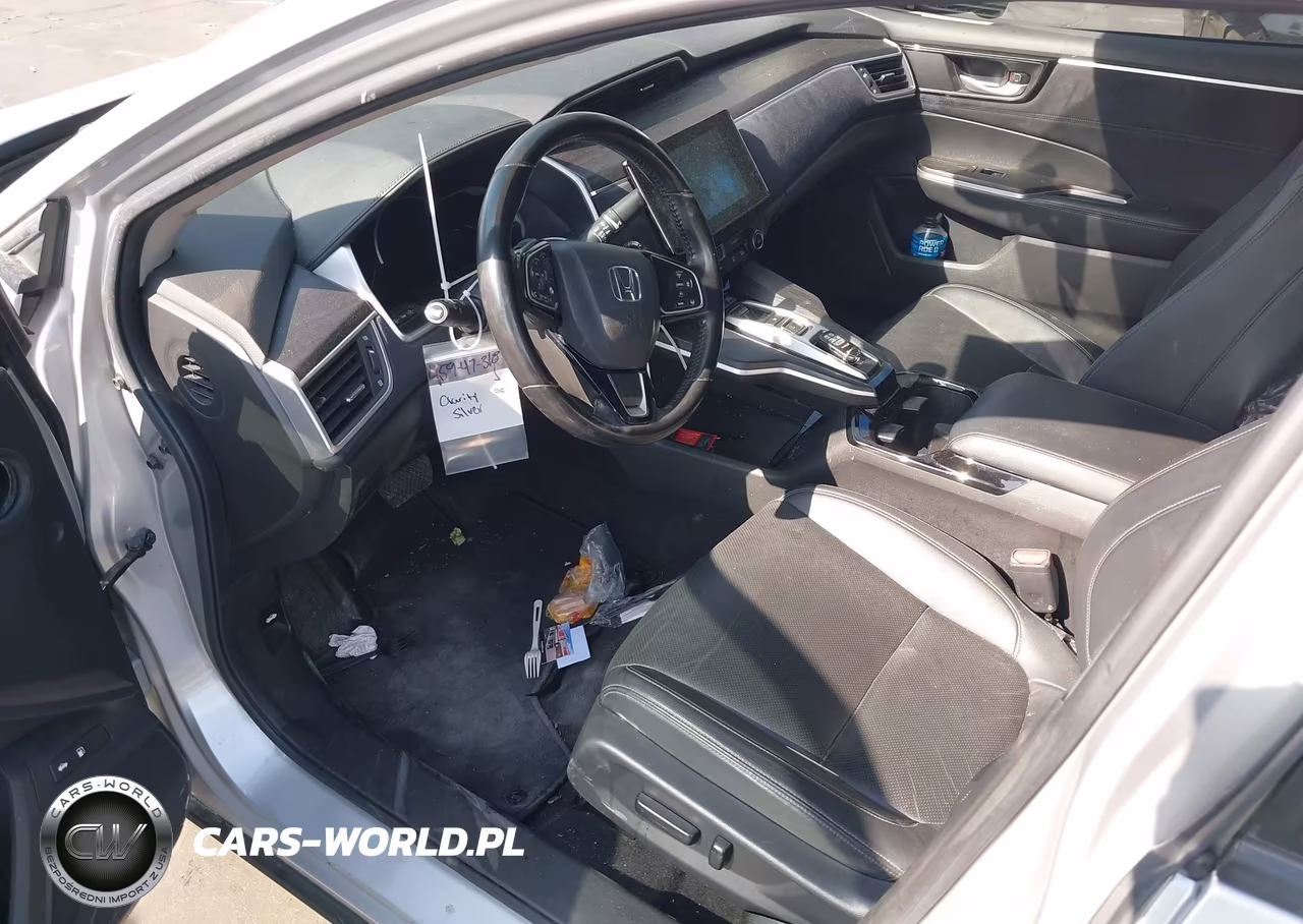 2018 Honda Clarity Plug-In Hybrid Touring VIN:JHMZC5F32JC015692 - 18
