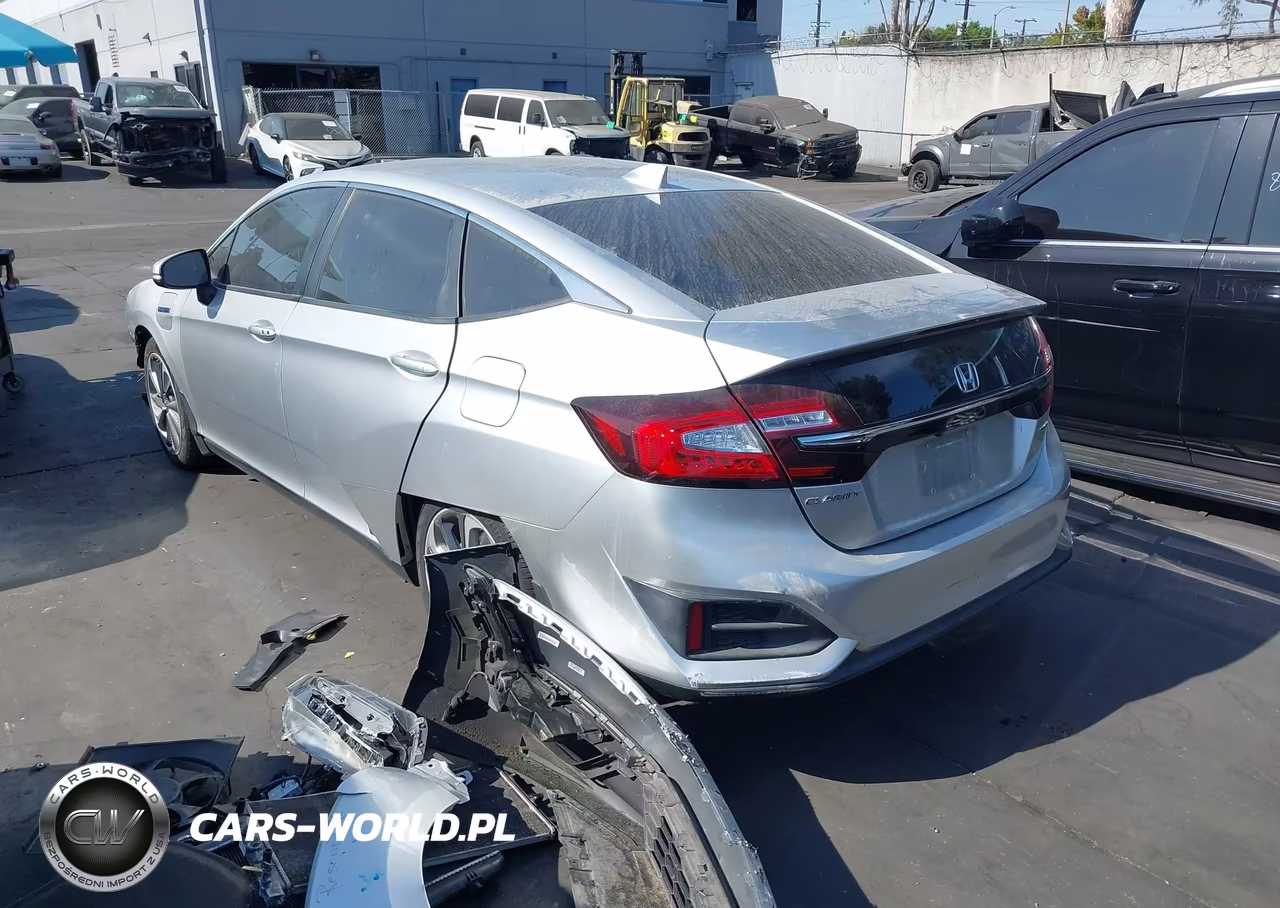 2018 Honda Clarity Plug-In Hybrid Touring VIN:JHMZC5F32JC015692 - 3