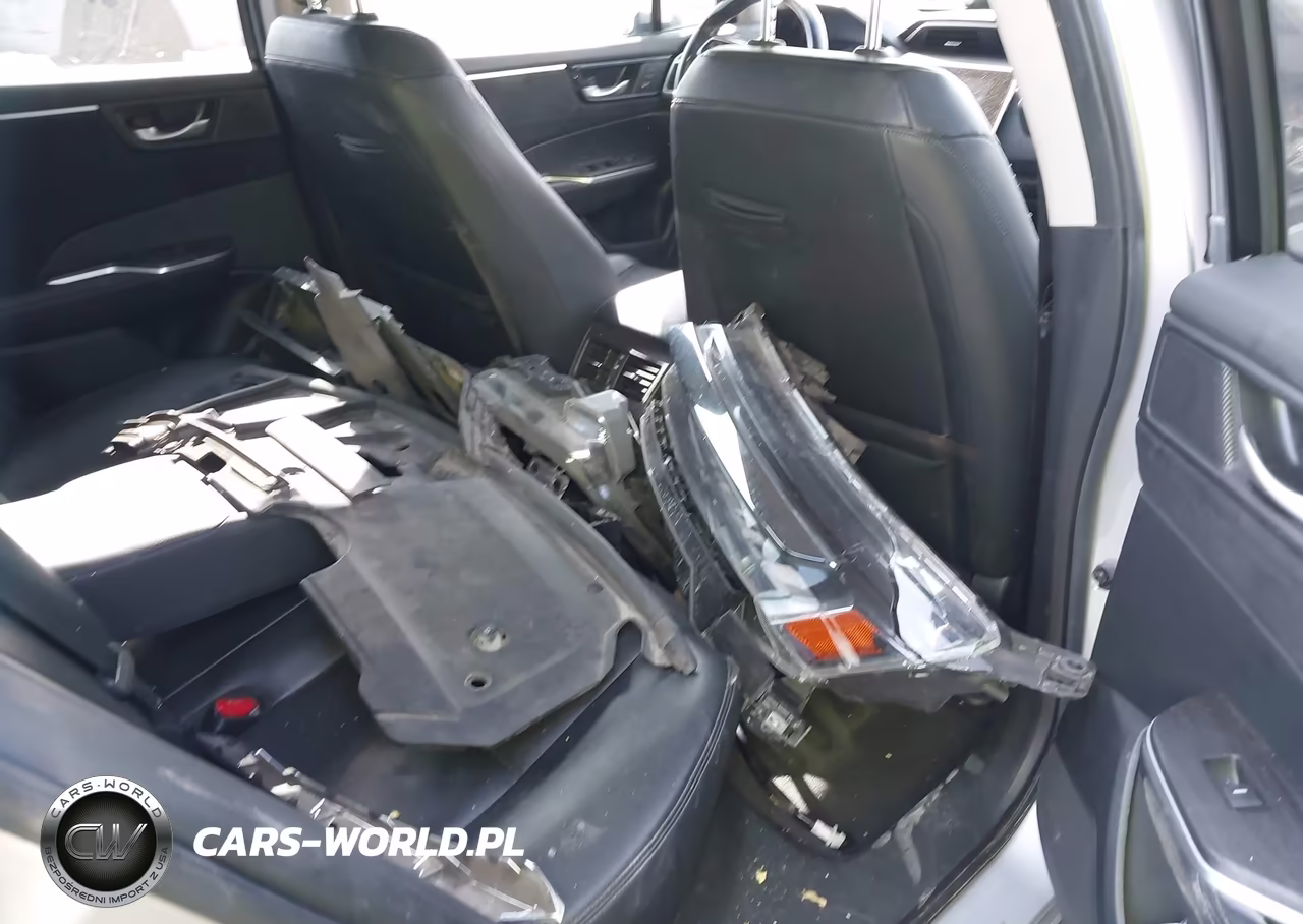 2018 Honda Clarity Plug-In Hybrid Touring VIN:JHMZC5F32JC015692 - 8