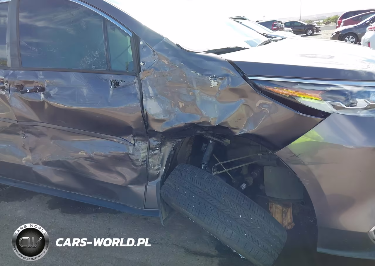 2023 Toyota Sienna Platinum VIN:5TDESKFC9PS102692 - 17