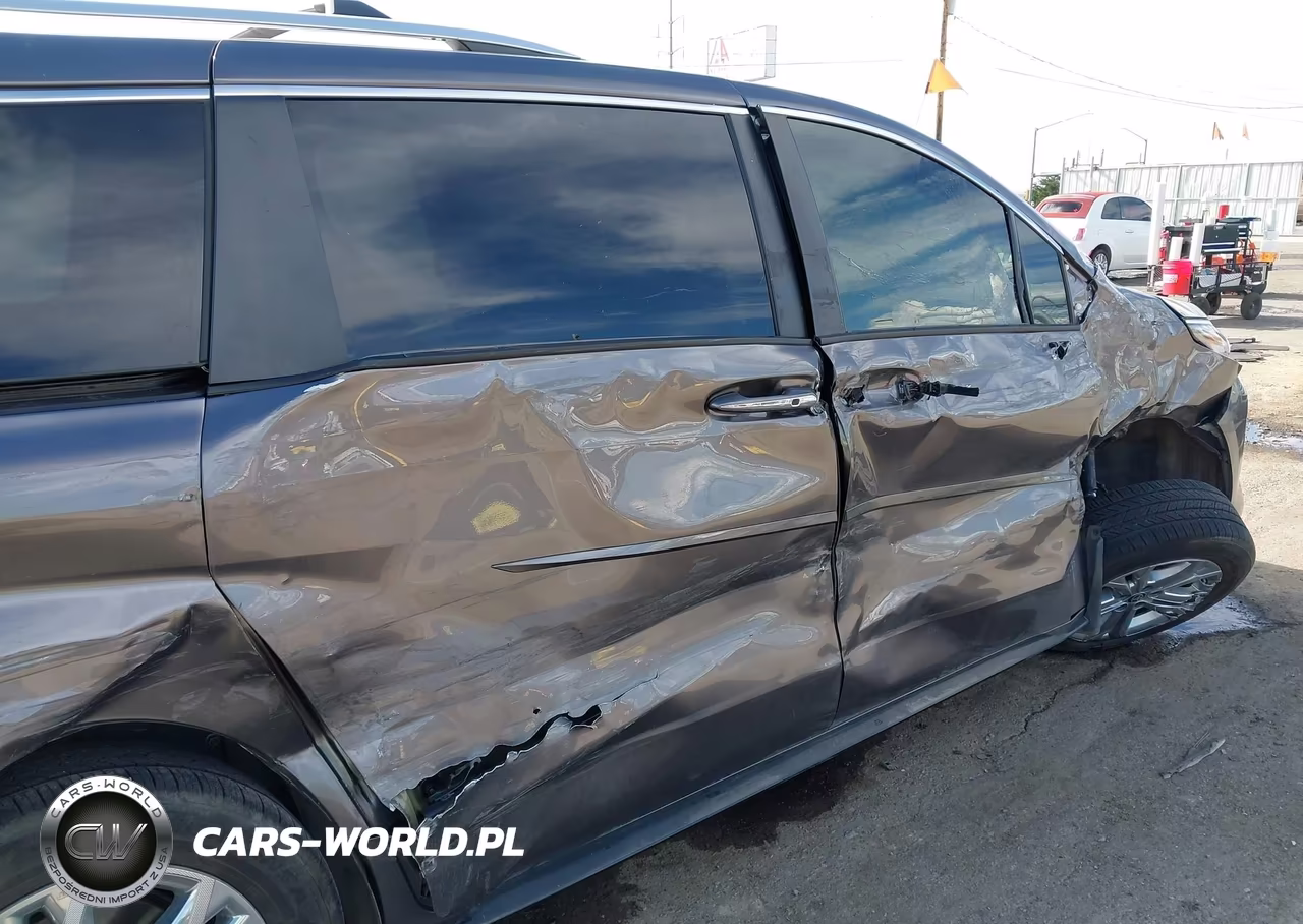 2023 Toyota Sienna Platinum VIN:5TDESKFC9PS102692 - 6