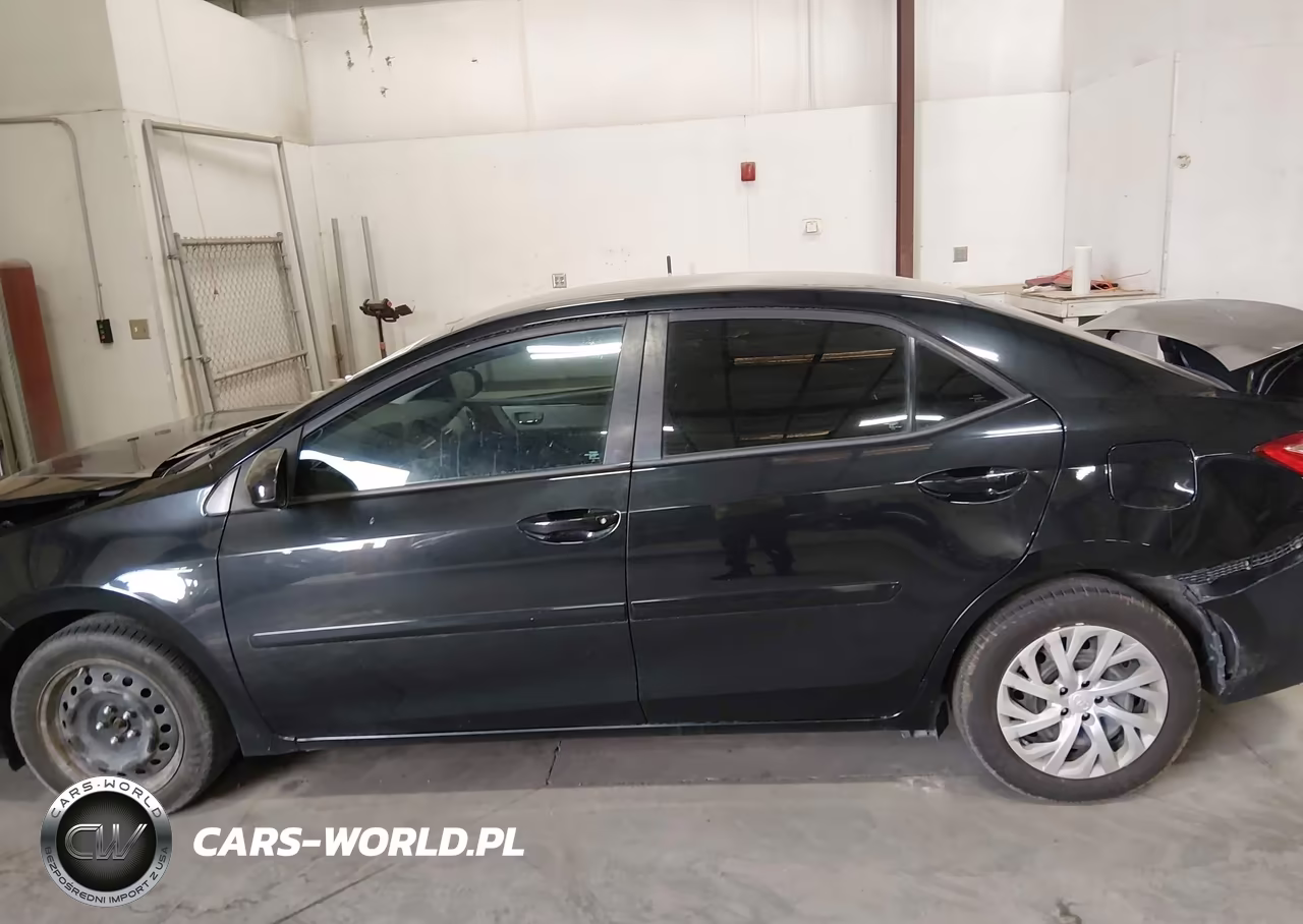 2017 Toyota Corolla Le VIN:2T1BURHEXHC938929 - 14