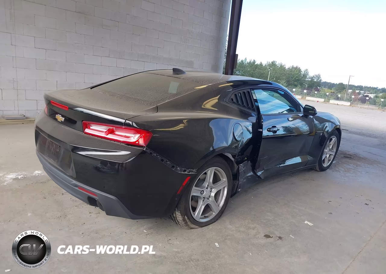 2018 Chevrolet Camaro 1Lt VIN:1G1FB1RS1J0104330 - 4