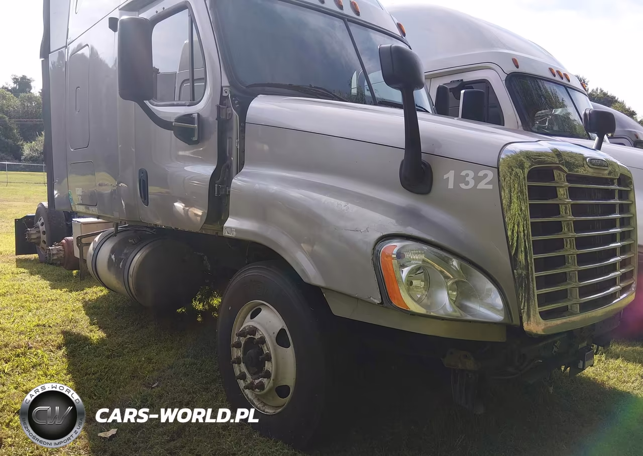 2013 Freightliner Cascadia 125