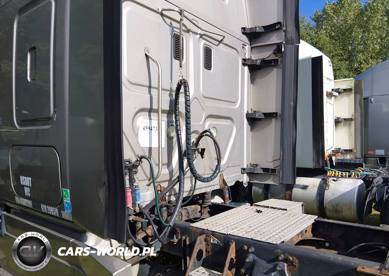 2013 Freightliner Cascadia 125 VIN:1FUJGLDR1DSBV2997 - 14