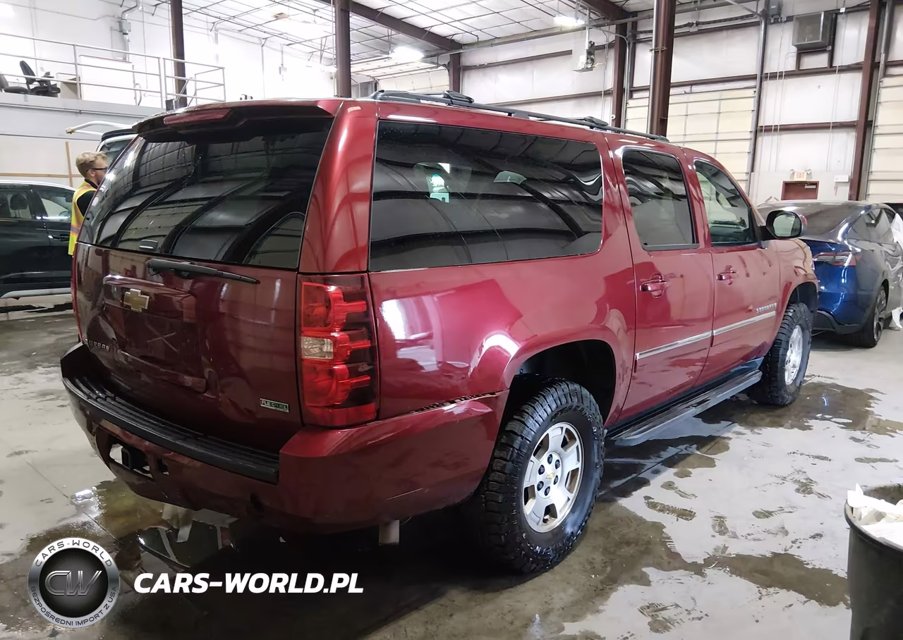 2011 Chevrolet Suburban Ls VIN:1GNSKHE39BR230548 - 4