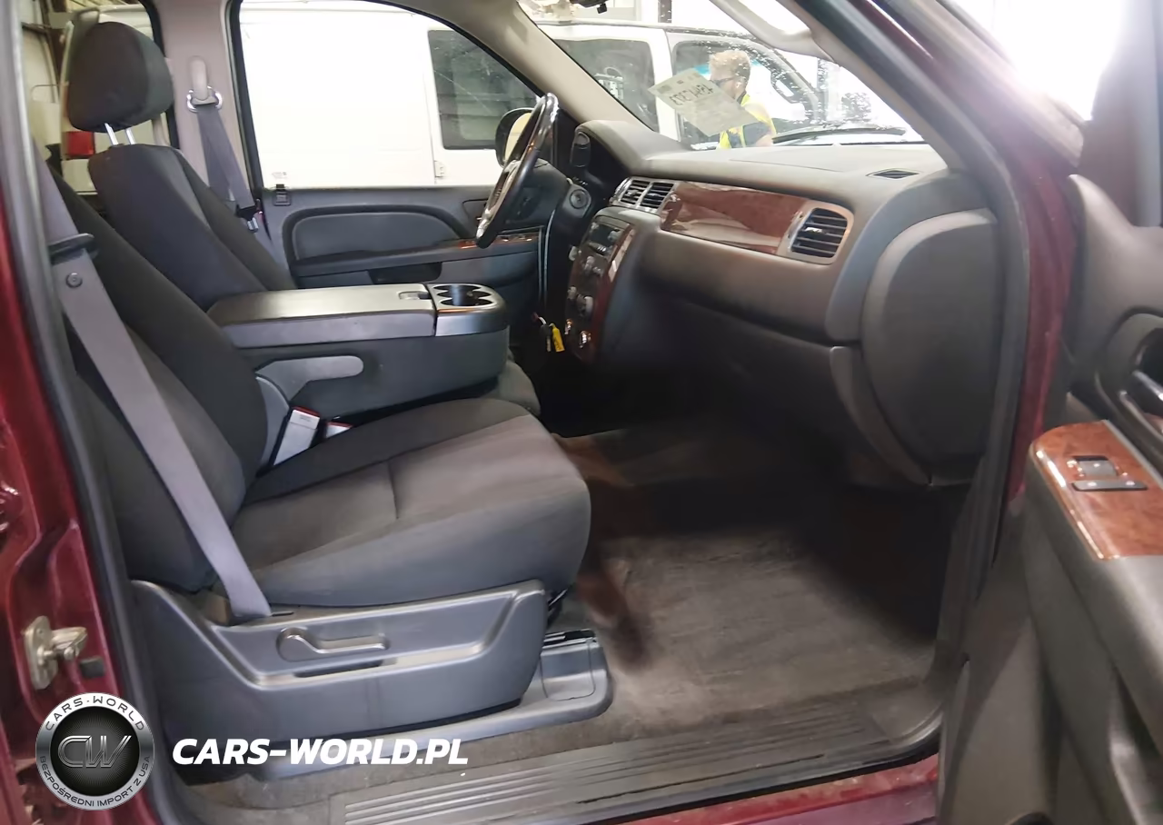 2011 Chevrolet Suburban Ls VIN:1GNSKHE39BR230548 - 5