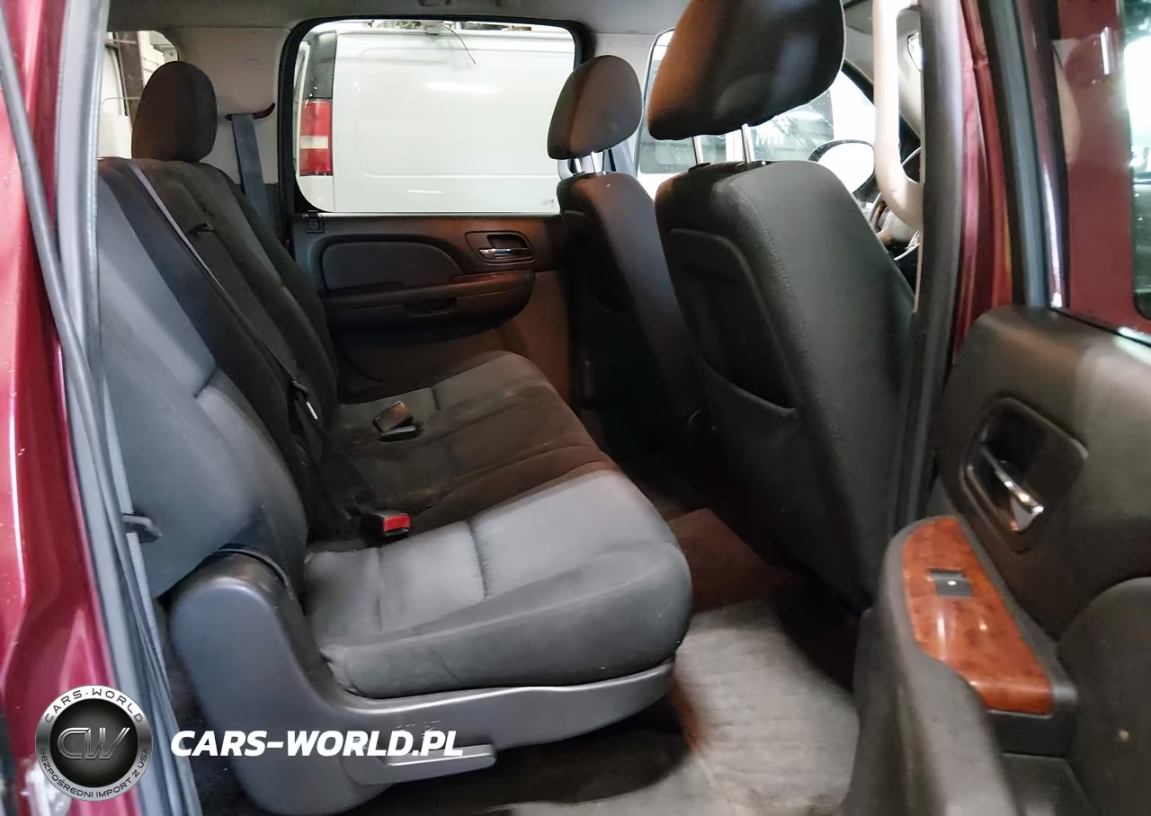 2011 Chevrolet Suburban Ls VIN:1GNSKHE39BR230548 - 8