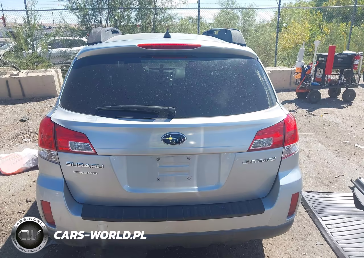 2014 Subaru Outback 2.5I Premium VIN:4S4BRCCC3E3284537 - 16