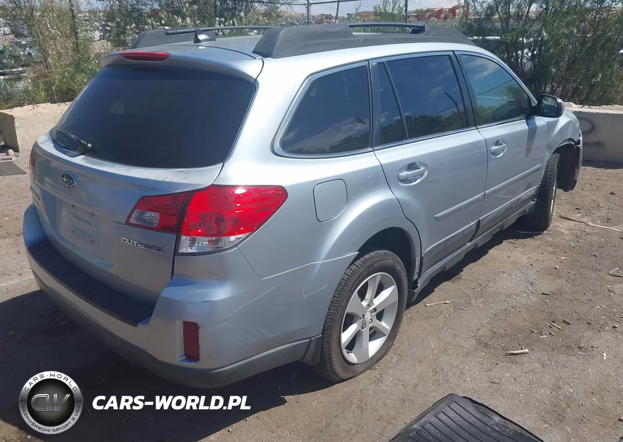 2014 Subaru Outback 2.5I Premium VIN:4S4BRCCC3E3284537 - 4